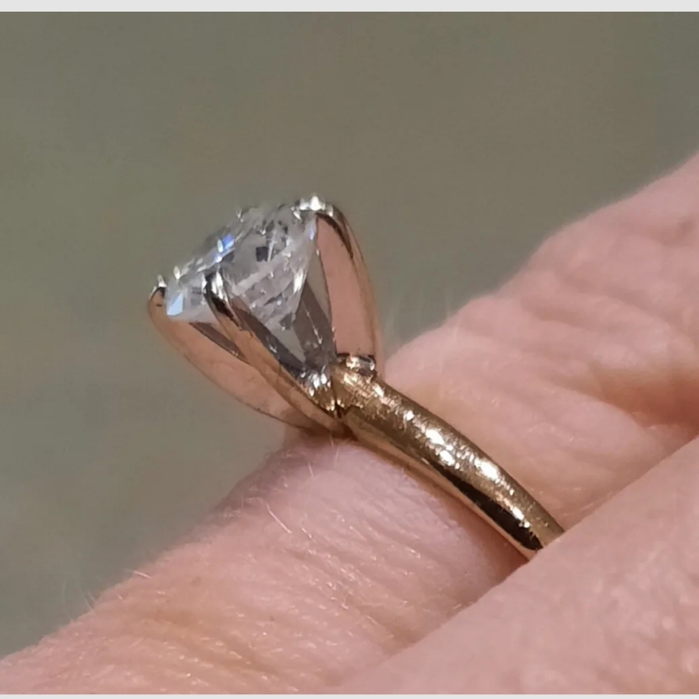 14k yellow gold 1.05ct round diamond set in 4 prong white gold solitaire ring - Picture 5 of 16
